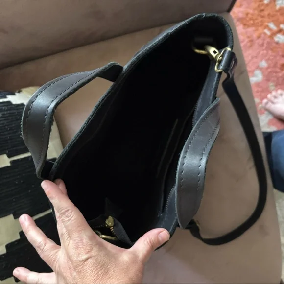 Portland Leather Black Tote Bag - Picture 6 of 7